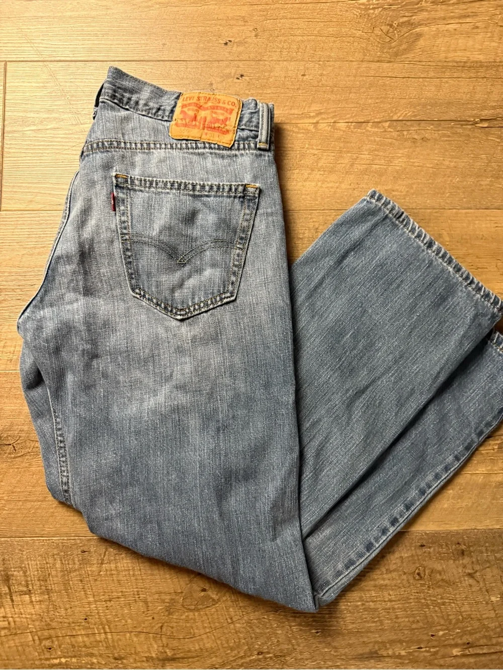Levi's Men's Faded Light Blue Straight Jeans